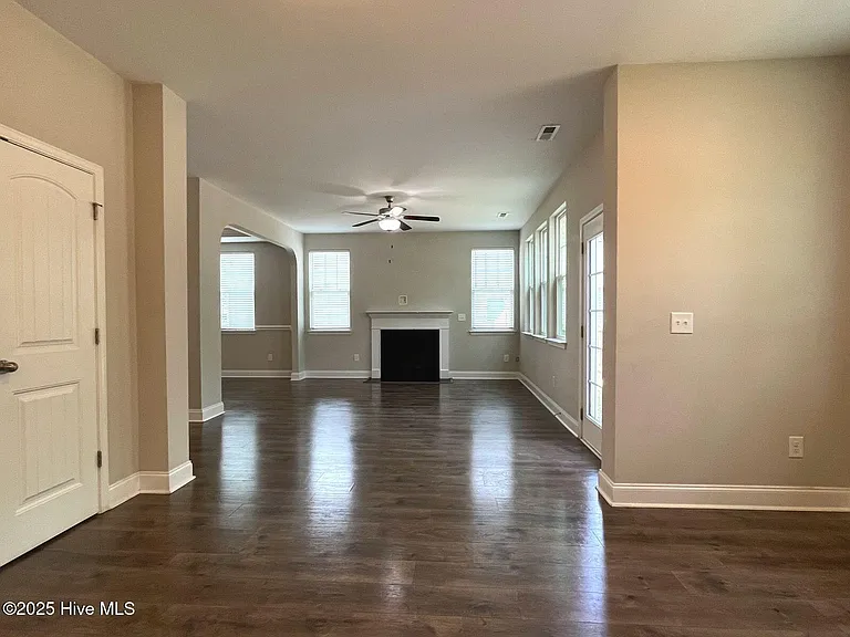 188 Sandy Springs Rd — Photo 12