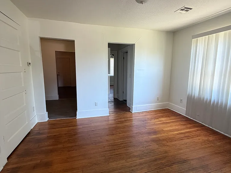 1612 N Marion Ave — Photo 8