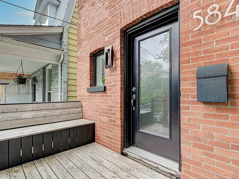 584 Logan Ave — Photo 2