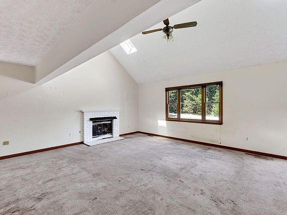 4th image of 6 Oak Grove Rd