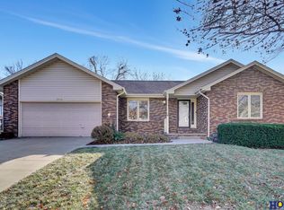 7301 Framton Cir, Lincoln, NE 68516