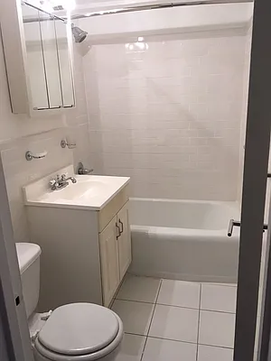 Rented by Solil Management | media 3