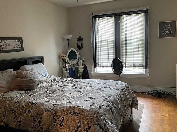 5th image of 810 Greene St