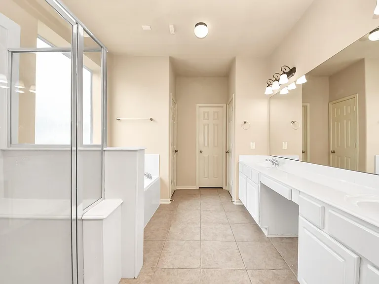 4 Palmdale Ln — Photo 37