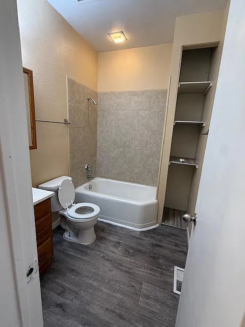2 bed, 830 sqft, $1,100 — Photo 4