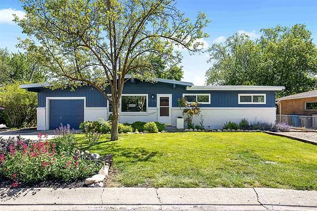 708 S Phillippi St — Photo 1