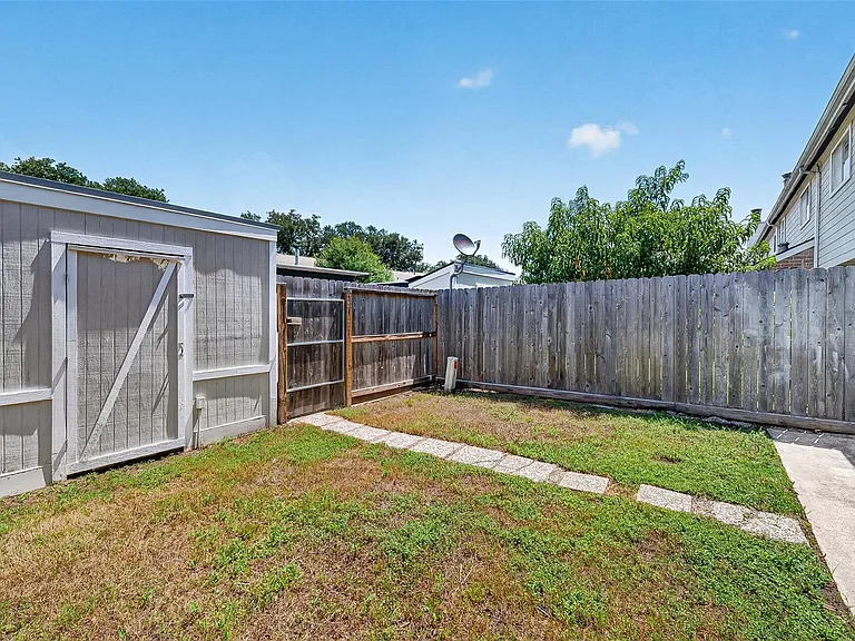 7932 Grow Ln — Photo 44