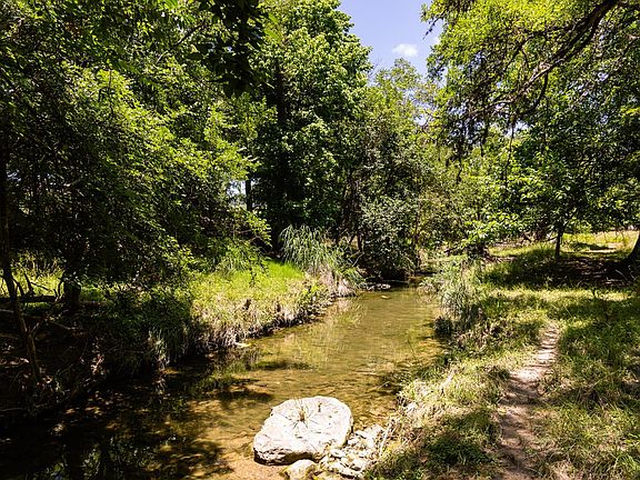 2nd image of 951 Cypress Creek Rd