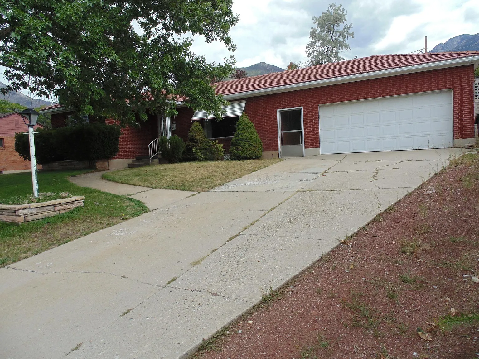 1 bed, 2000 sqft, $695 — Photo 2