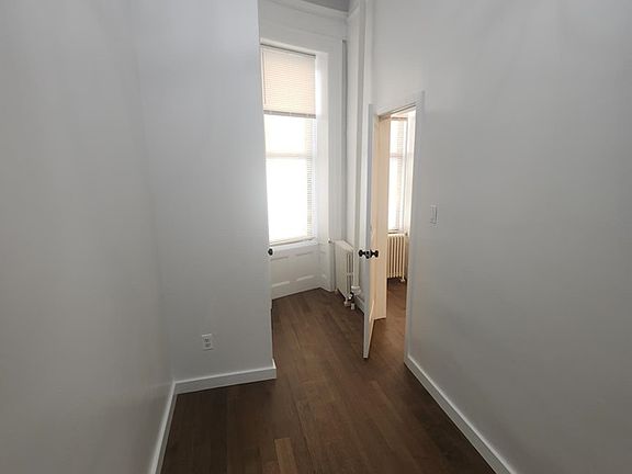 3rd image of 40 W 96th St APT 1A
