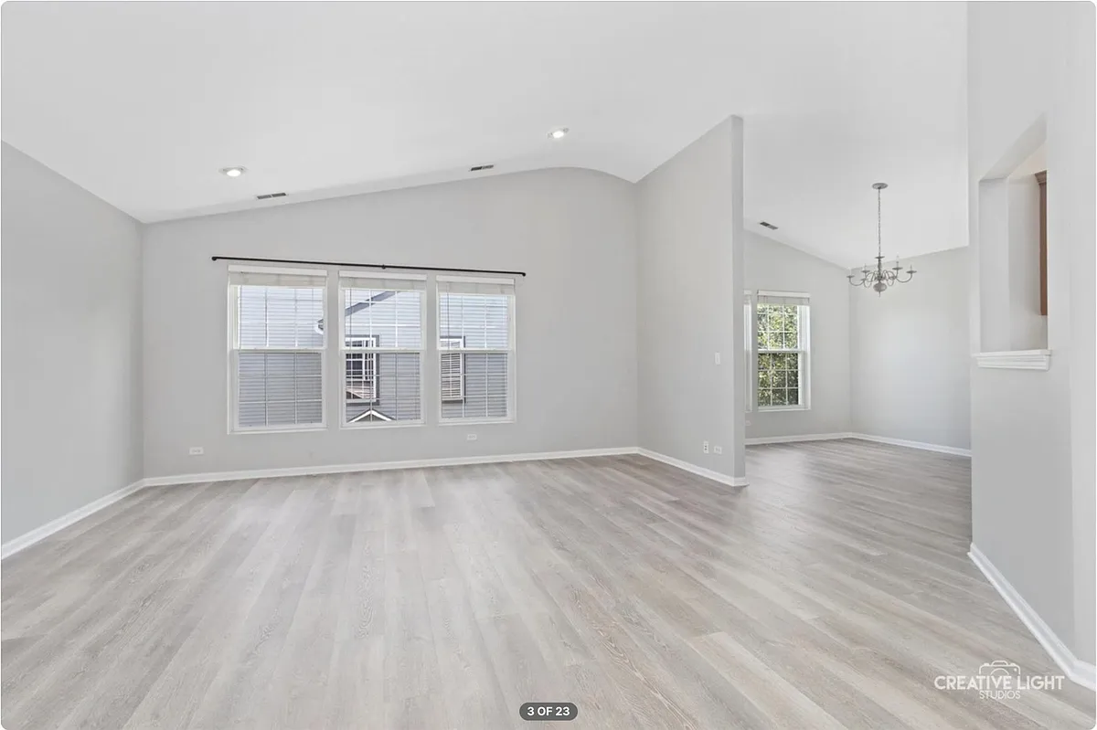 Building Photo - 3167 Bromley Ln