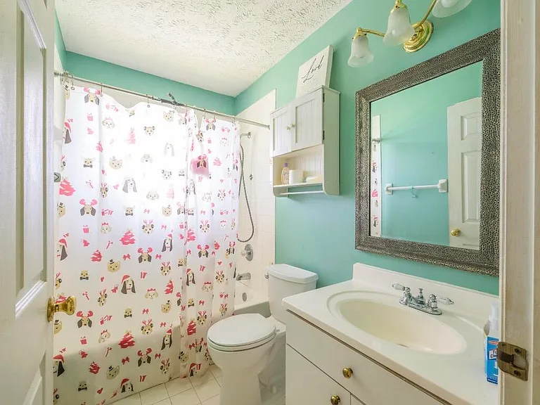 353 NW Ferris Dr — Photo 17