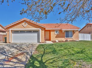 11052 Desert Rose Dr, Adelanto, CA 92301