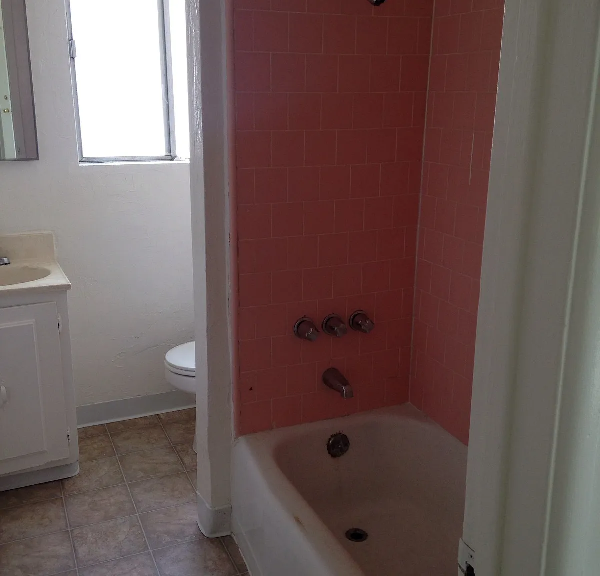 2 bed, 720 sqft, $1,595 — Photo 2