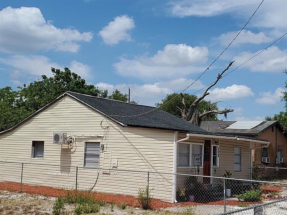 4th image of 208 Sears Ave NE #208