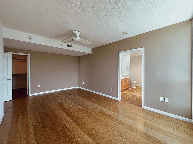 555 Front St #602 — Photo 27
