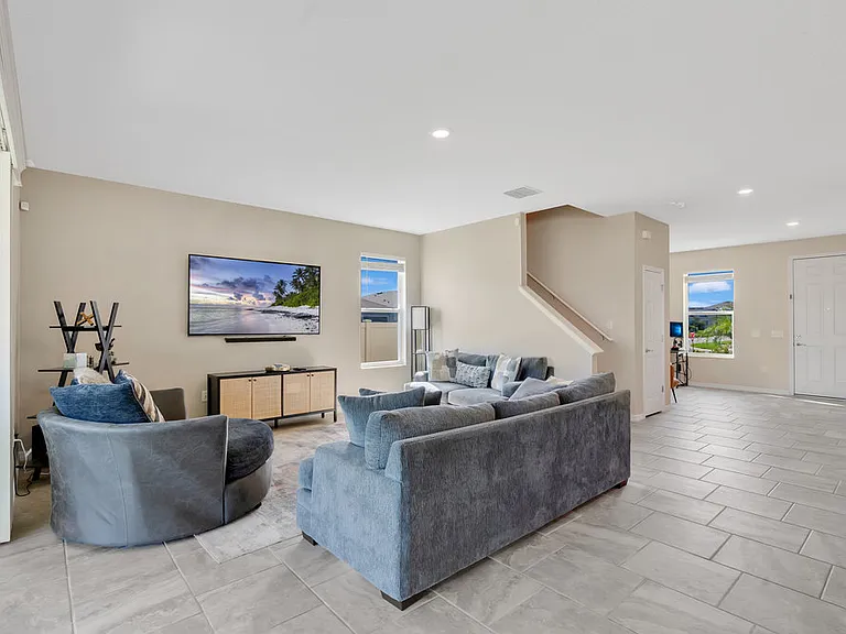 4894 Knoll Ln — Photo 4