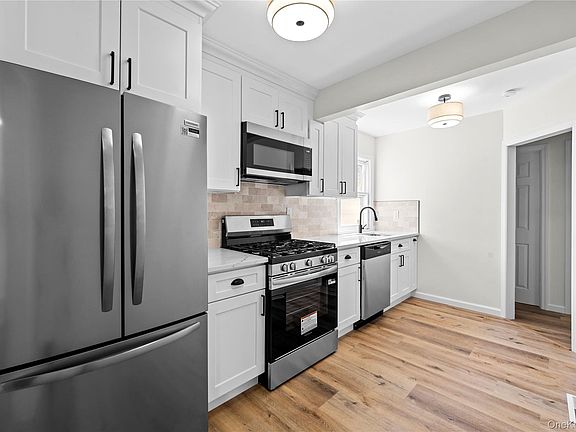 3rd image of 12 Hackensack Rd