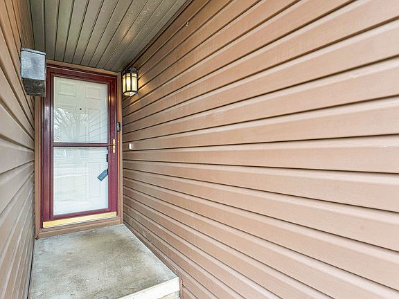 4th image of 2205 N Prospect Avenue