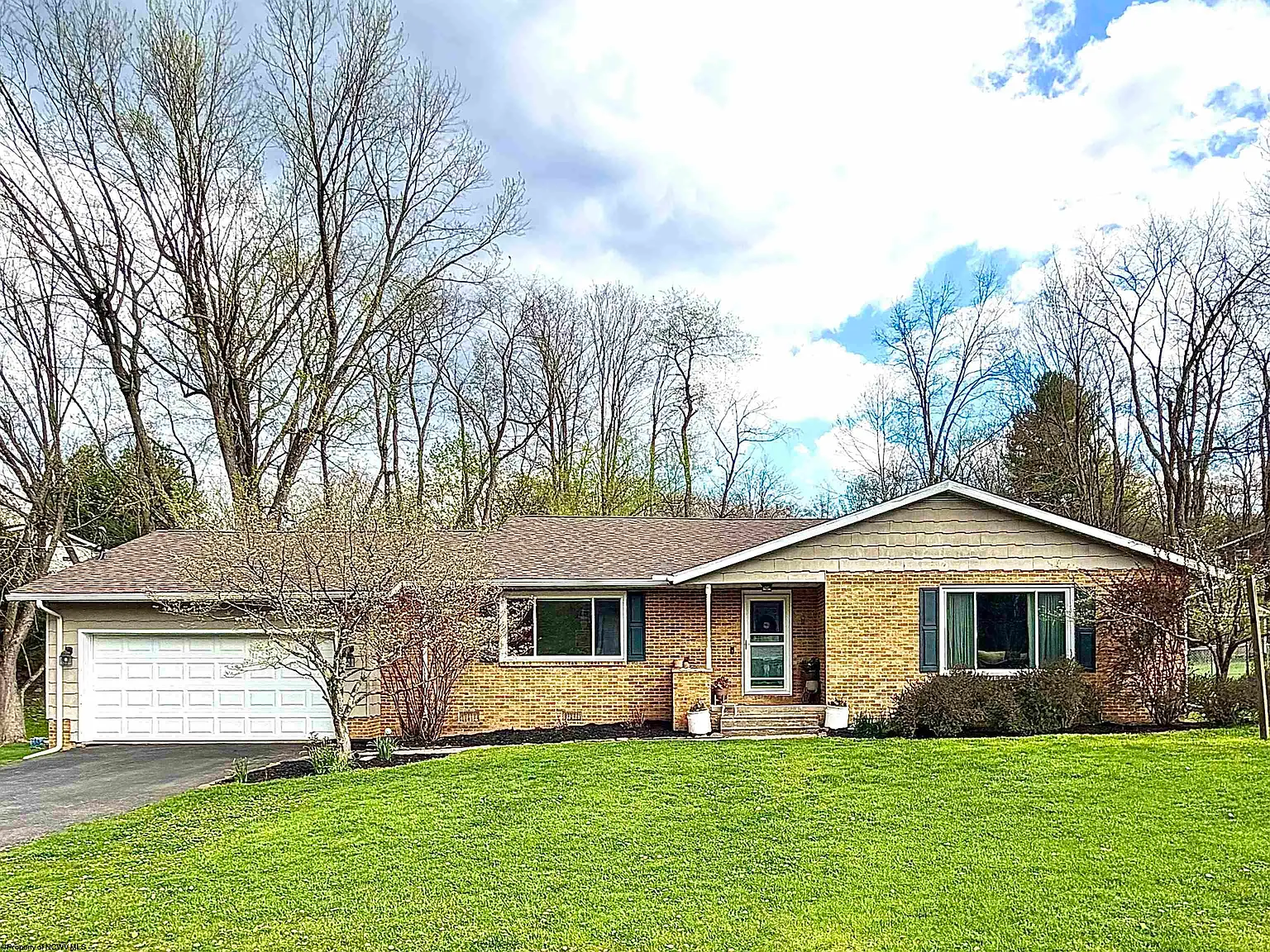15 Meadow Brooke Dr photo 1