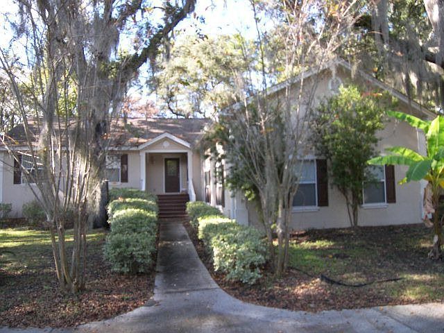 1st image of 208 Stillwater Dr