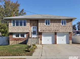 2877 Bellport Ave, Wantagh, NY 11793