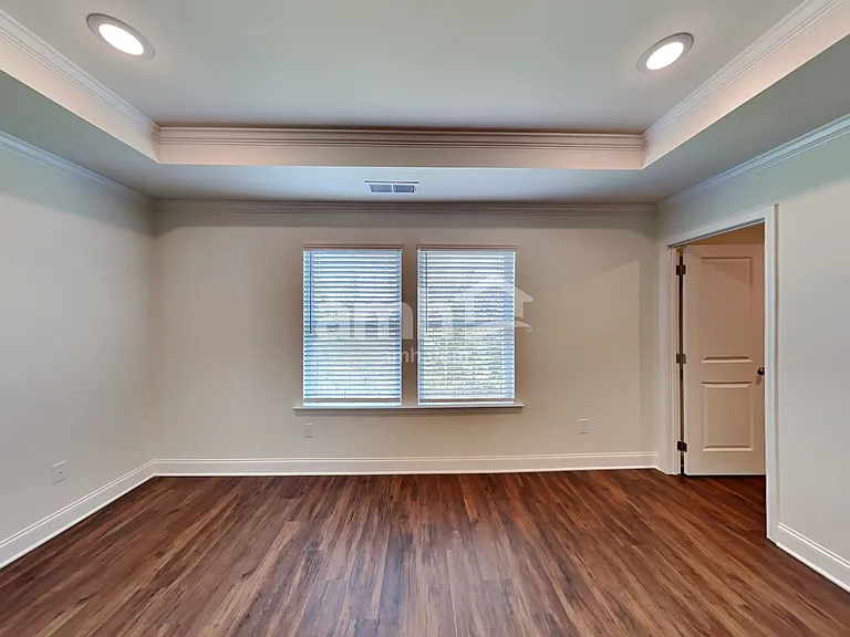 216 Willow Ln — Photo 11