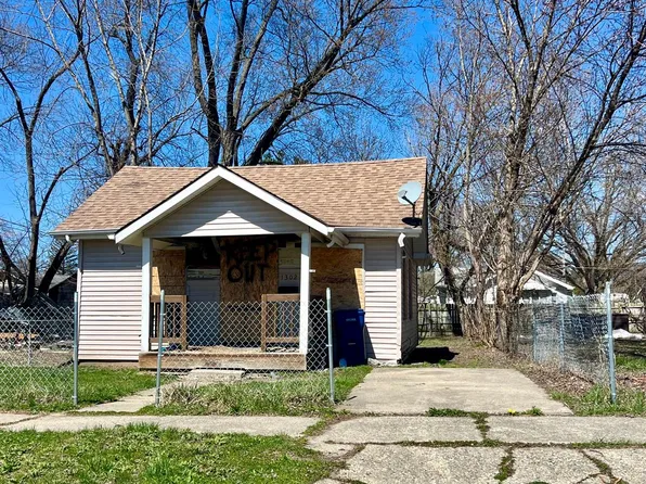 1302 Huron St, Flint, MI 48507