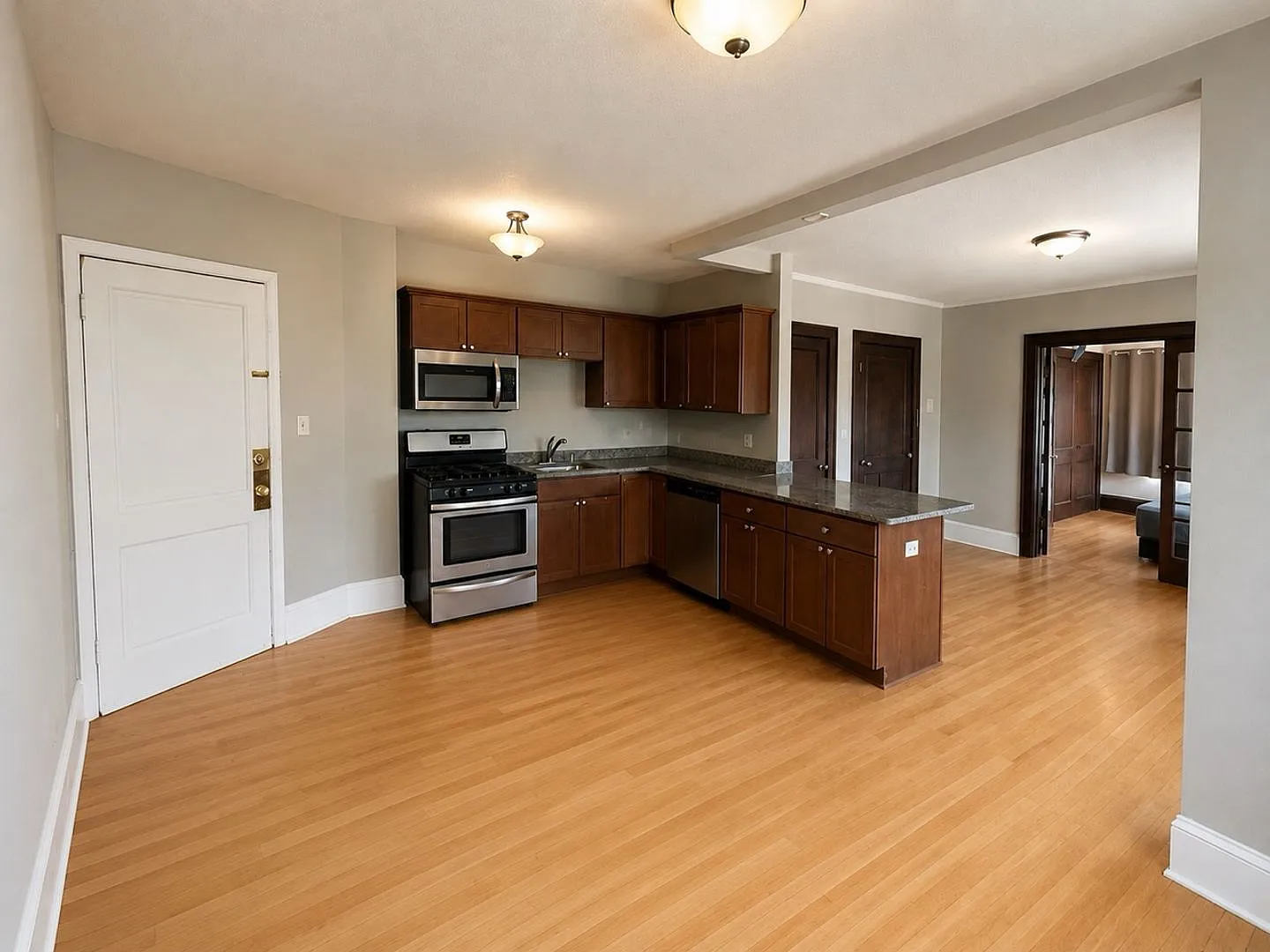 422 Pierce — Photo 2