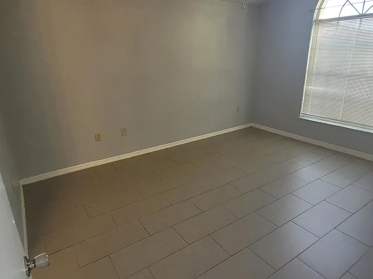 324 Clearwater Ln — Photo 10