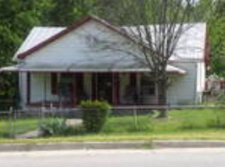 907 Halifax Rd, Danville, VA 24540