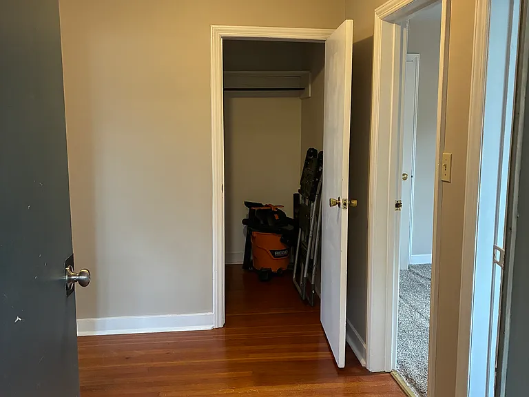 1002 Curry Rd #2 — Photo 9