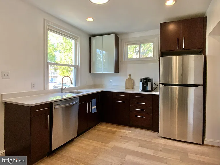 1772 E St NE — Photo 10