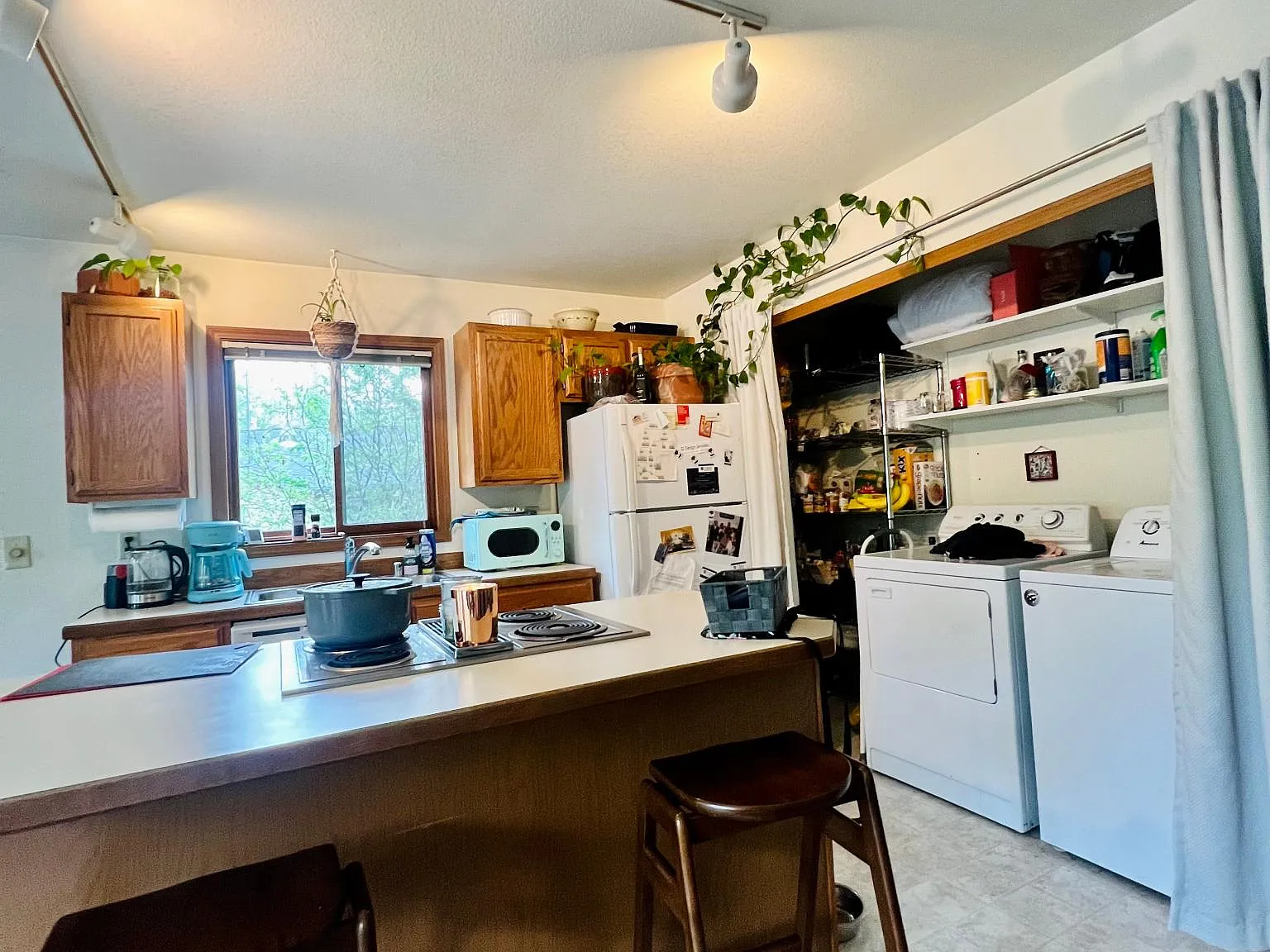 2 bed, 938 sqft, $1,950 — Photo 2