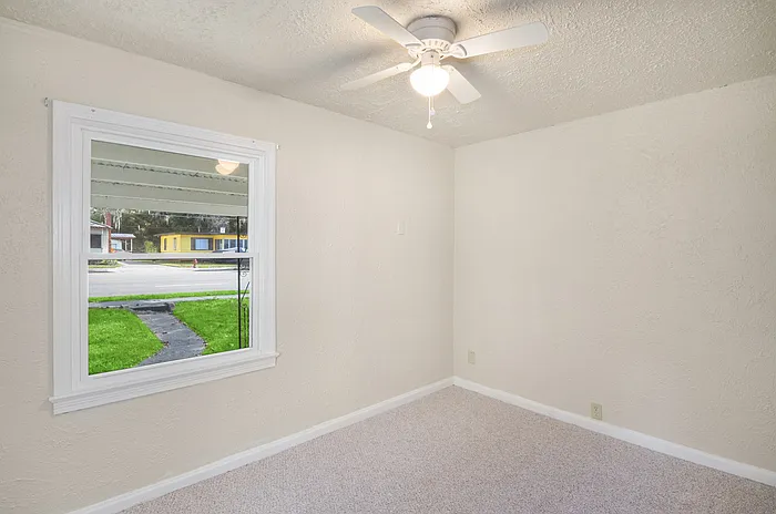 1220 W Dixie Ave — Photo 5