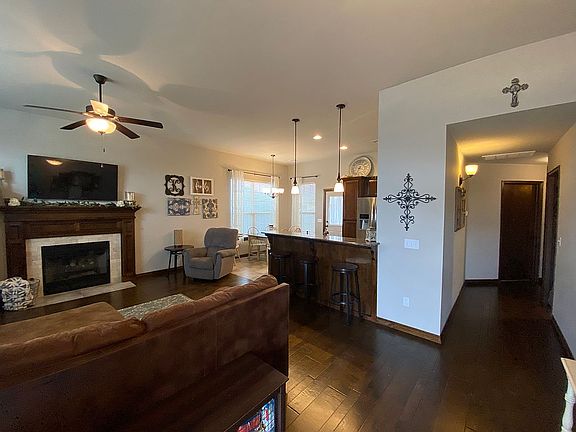 4th image of 935 Phils Way NW
