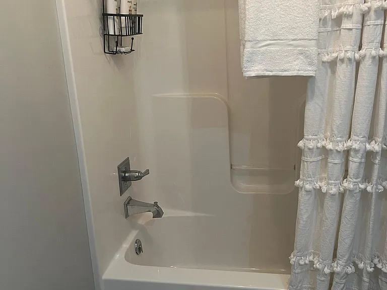 1867 N Peckham Ct — Photo 32