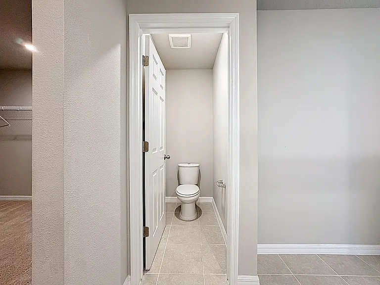 5251 Meredrew Ln — Photo 35