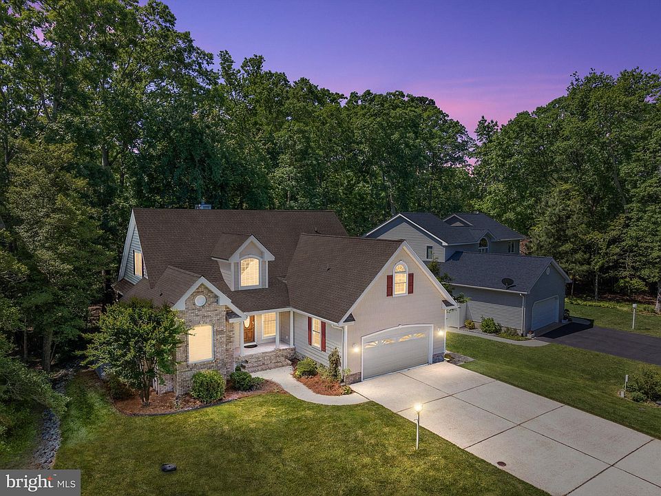 1st image of 715 Fox Tail Dr