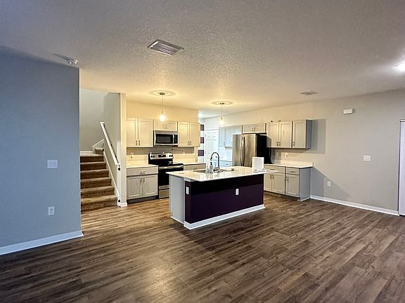 4th image of 12511 Triple Creek Blvd