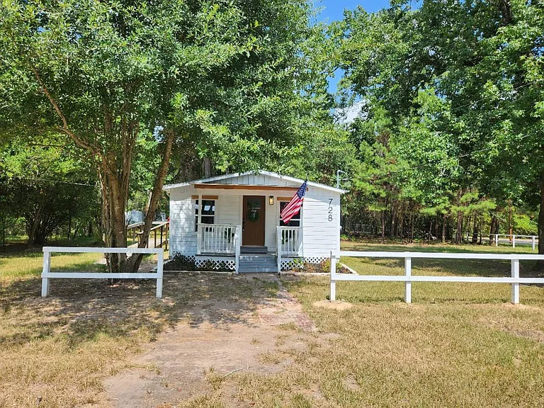 728 Hudson Rd — Photo 5