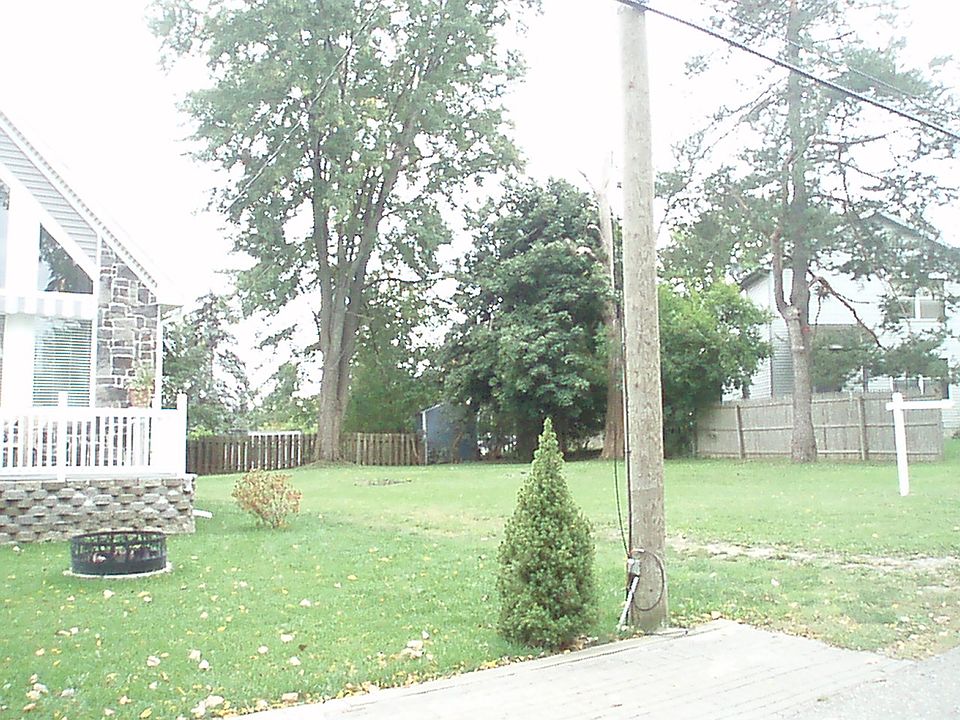2nd image of 1145 Cresthaven Dr