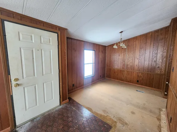 25113 12th Ave, Gobles, MI 49055