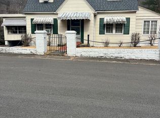 184 Maple Ave, Pineville, WV 24874