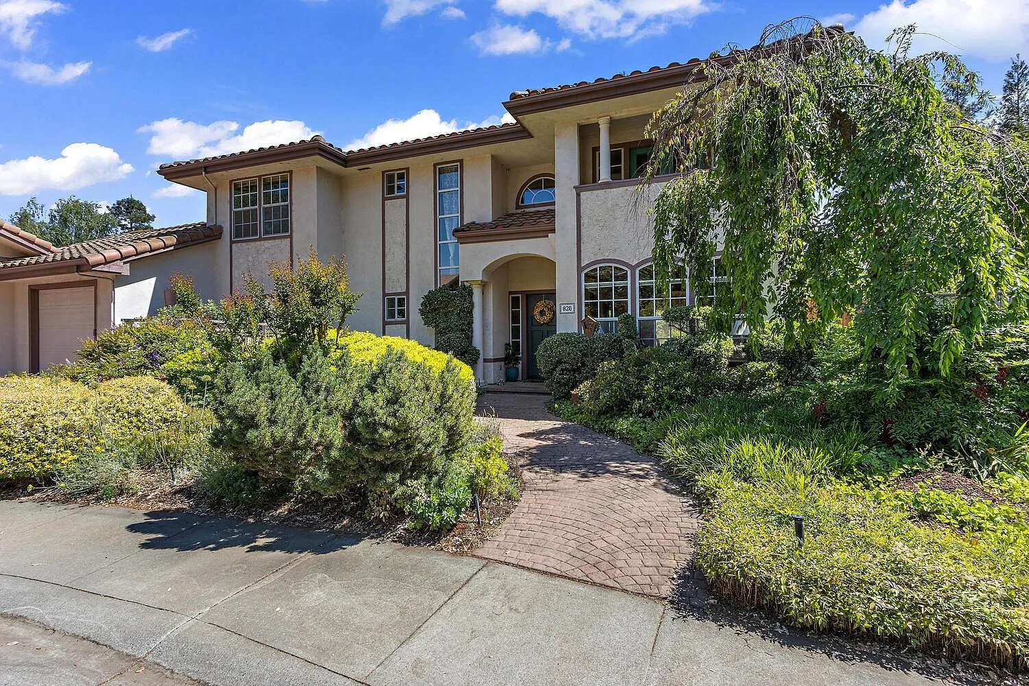820 Kestrel Pl photo 1