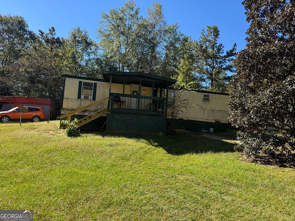 2nd image of 106 3rd St SW