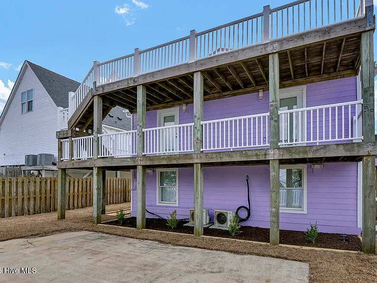 1207 N Topsail Dr — Photo 10