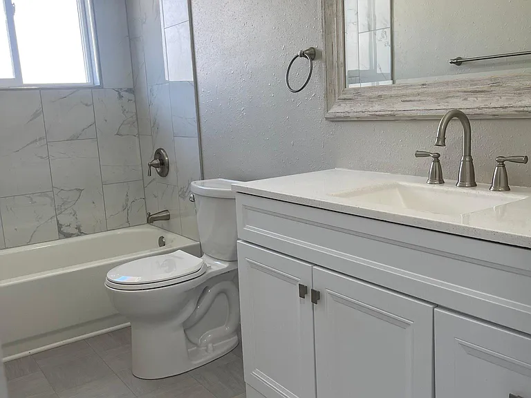 634 W Crestline Ave — Photo 11