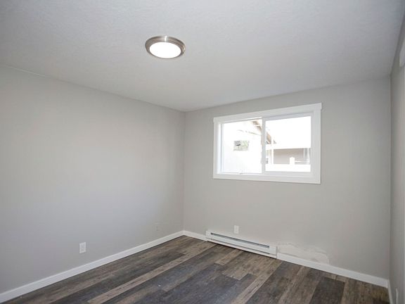 4th image of 1374 SE Cedar St #5