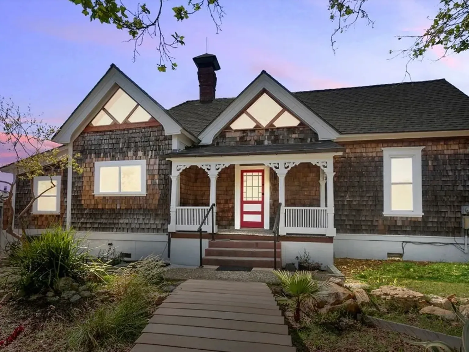 1545 Carmel St — Photo 2